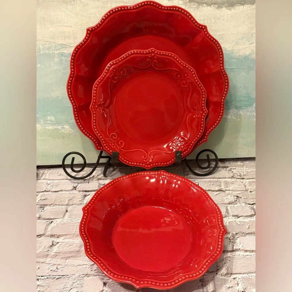 Red Pioneer Woman Paige Dinnerware Set